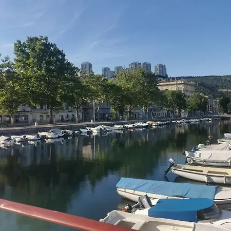 Little Flower In Center 4*