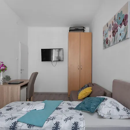 Little Flower In Center Pensjonat 4*